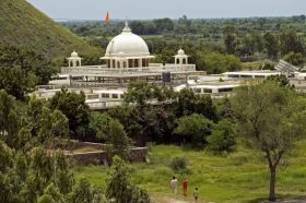 Jadan - Student Building